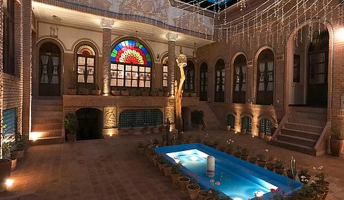 Tehran, отель Раззаз