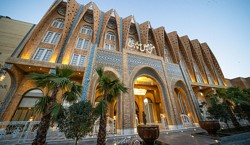 Isfahan, отель Чахарбах